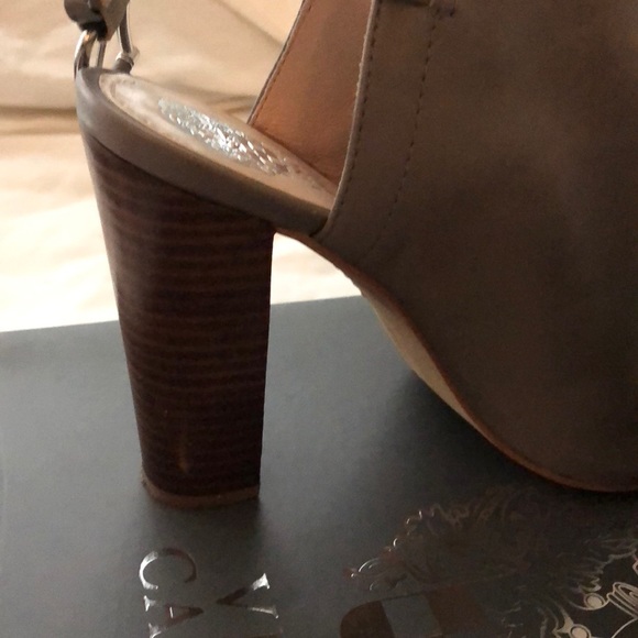 Vince Camuto Vamelia Heel, size 8M - Picture 6 of 8